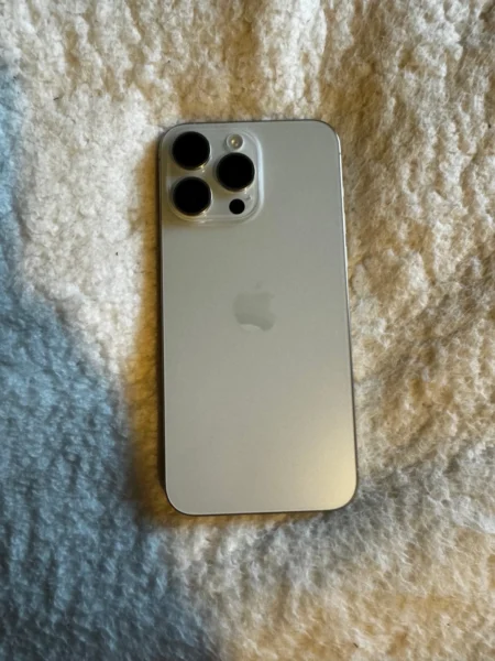 Like new Condition iPhone 15 Pro Max | White Titanium | 256GB | Includes Case