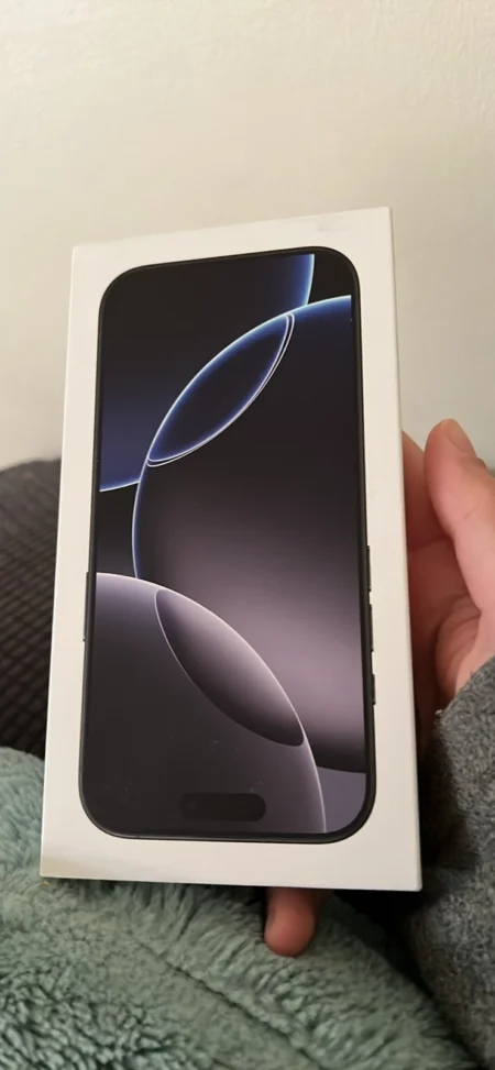 Apple iPhone 16 Pro 256GB Black Titanium (Carrier Unlocked)