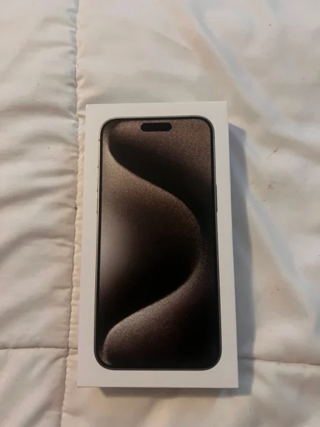 iPhone 15 Pro Max (Natural Titanium 256g) NIB Unlocked