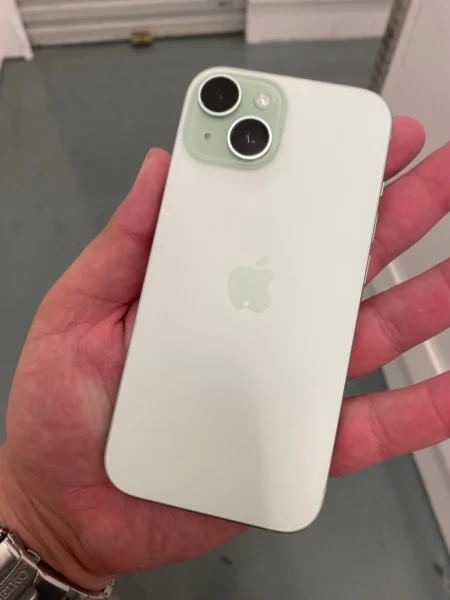 Apple iPhone 15 128GB unlocked green